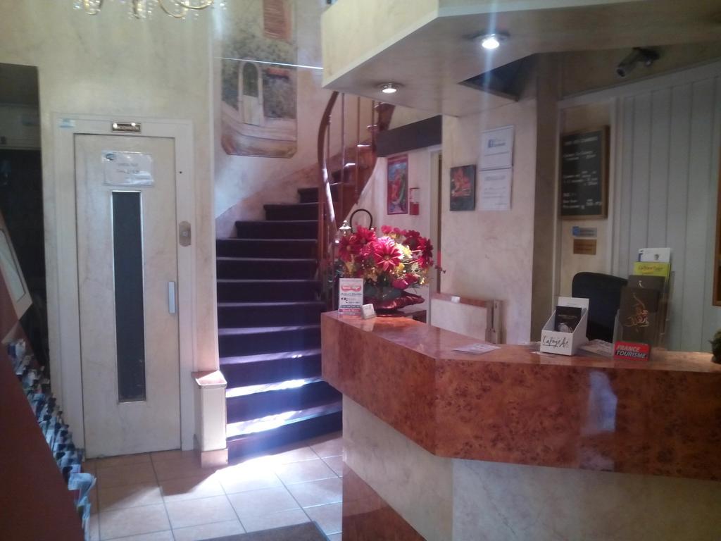 Hotel Andre Gill Paris Exterior photo